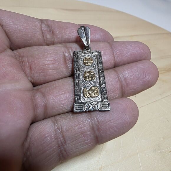ORO MAYA 925 STERLING SILVER CARTOUCHE PENDANT WITH GOLD PLATING WEIGHS 5 GRAMS - Picture 2 of 6
